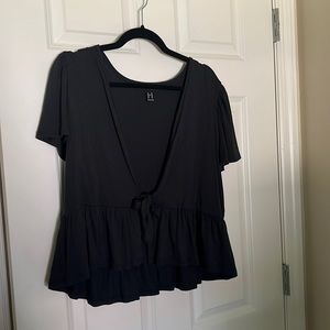 Black tie-front crop top